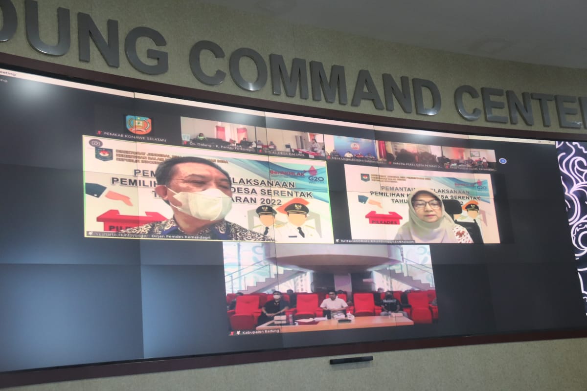 Sekda Badung dan Kementerian Desa Monitoring Pilkel Serentak Secara Virtual